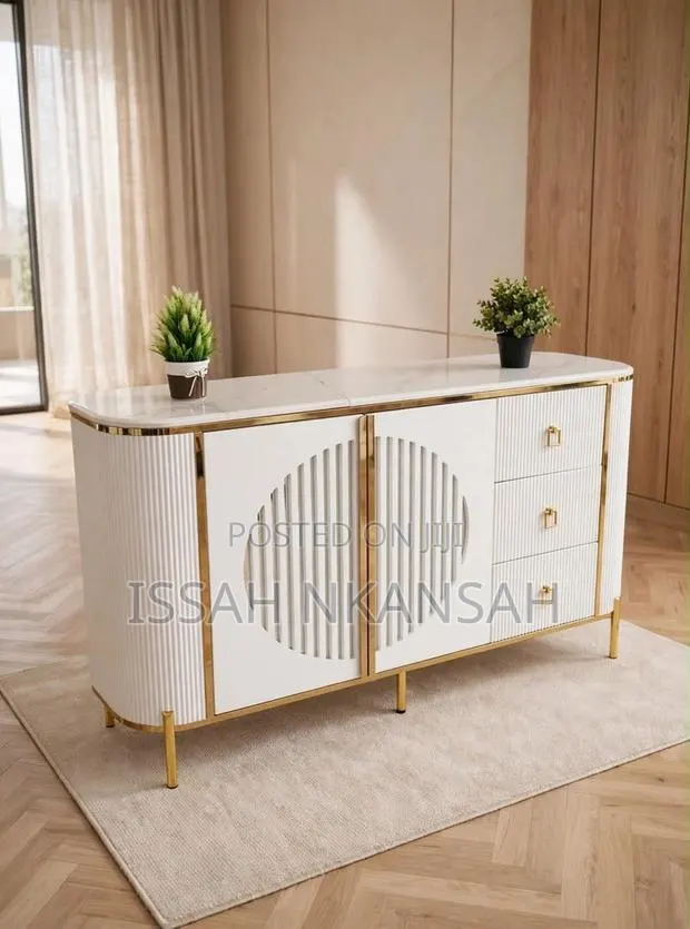 Side Board Buffert · Photo 1