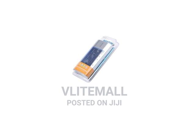 Beston Universal Battery Charger - BST-C821BW · Photo 2