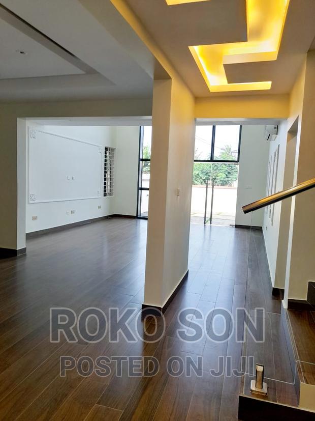 4bdrm Duplex in Dr Roko, The Mall for rent · Photo 3