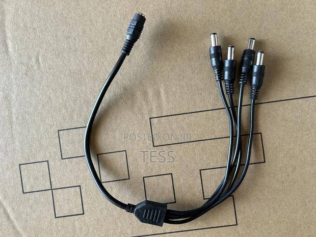 4way (4port) Power Splitter CCTV for 4 Cameras · Photo 1