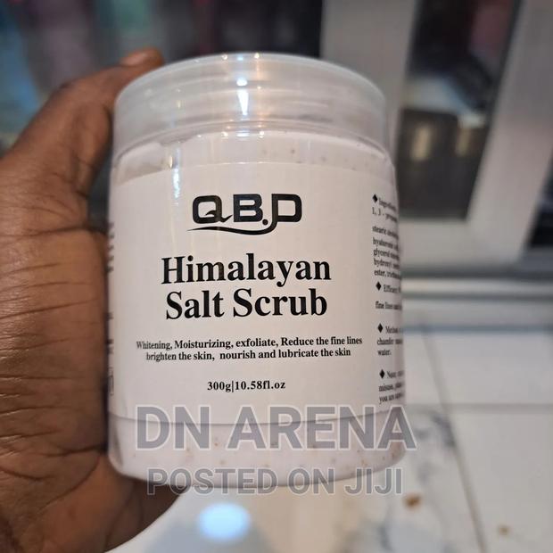 QBD Himalayan Salt Scrub 300g/10.58ft.Oz · Photo 1