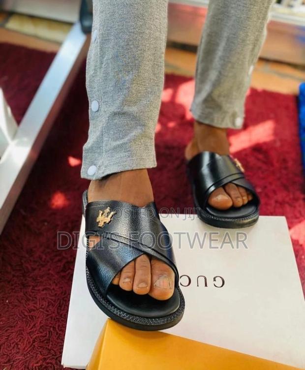 Black Crossed Layered Leather Slippers With Maserati Crown · Photo 3
