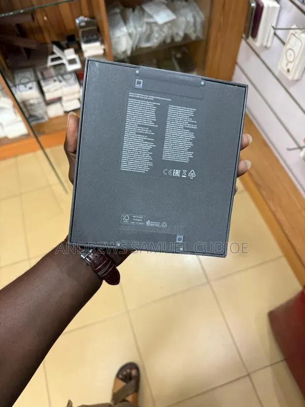 New Samsung Galaxy Z Fold8 Ultra 256 GB Black · Photo 1