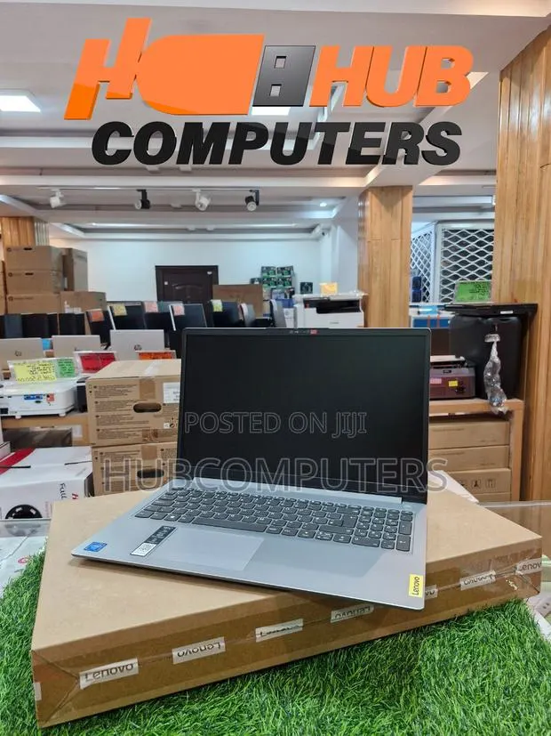 New Laptop Lenovo IdeaPad 1 8GB Intel Celeron SSD 256GB · Photo 1