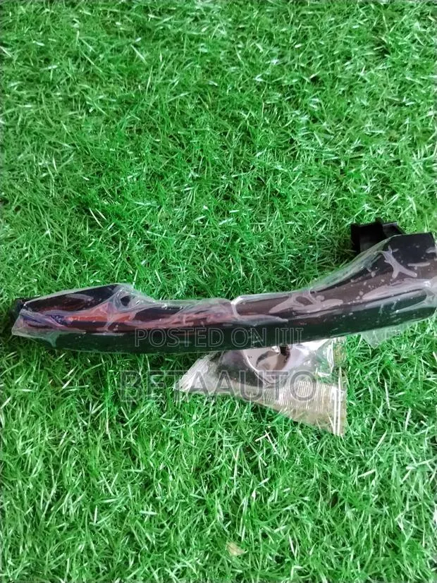 Honda Door Handle · Photo 1