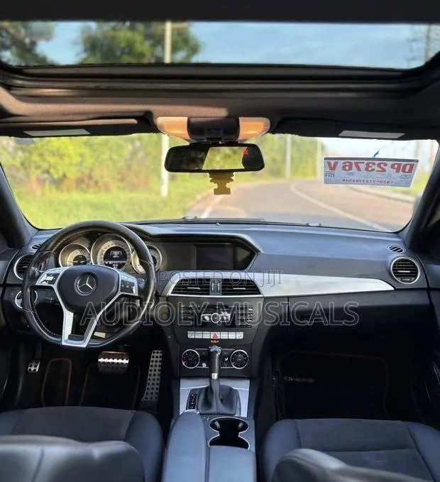 Mercedes-Benz C250 2013 Silver · Photo 1