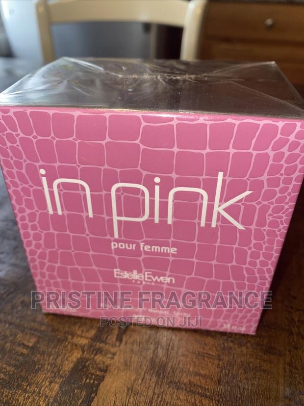 In Pink Estelle Ewen · Photo 1