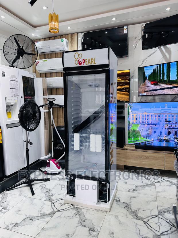 Adjustable Shelf PVC 424-2b Pearl Display Fridge · Photo 1