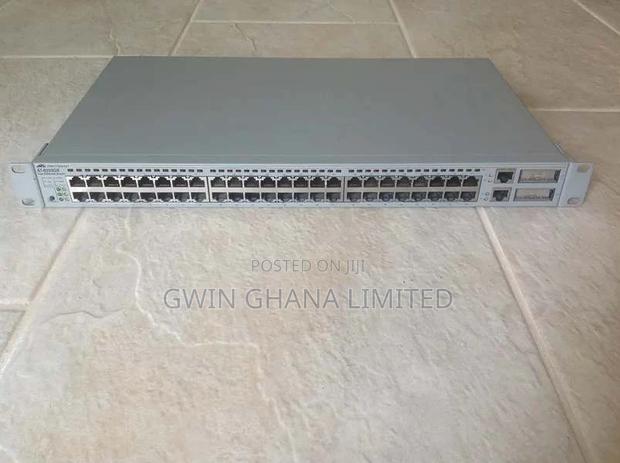 Allied Telesyn - At-8350gb -48ports 10/100 + 2gbic Slot · Photo 2