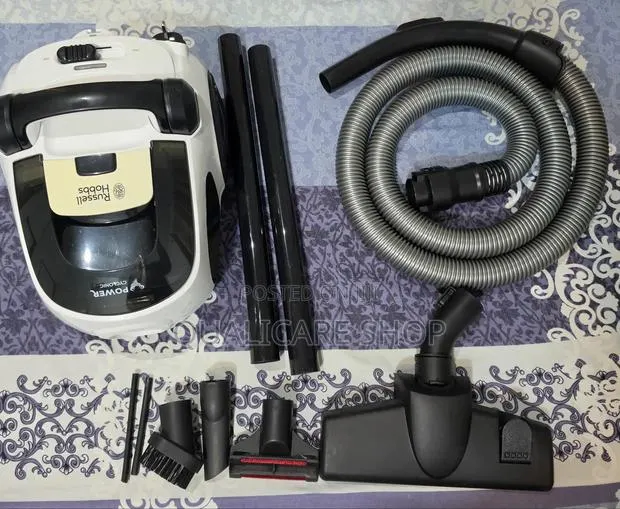 Russell Hobbs Power Cyclonic Bagless Vacuum Cleaner · Photo 1