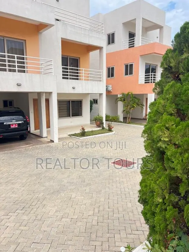 Furnished 4bdrm Townhouse / Terrace in Airport Residential Area · Photo 1