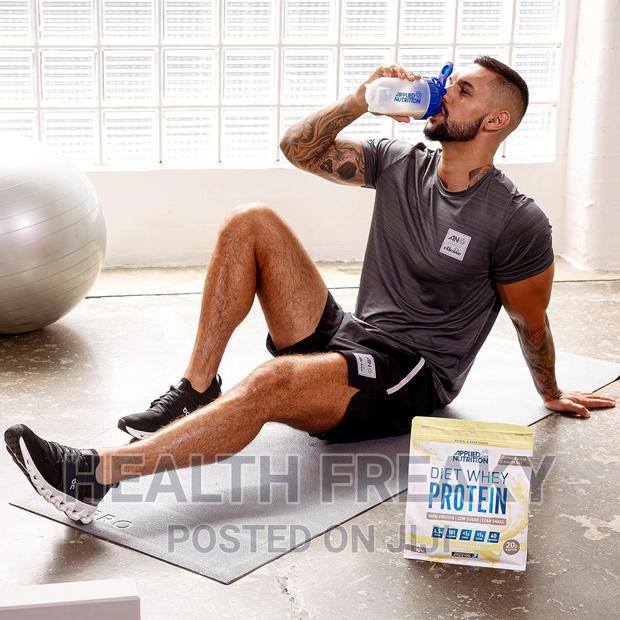 Whey Protein Isolate Weight Management Shake · Photo 4