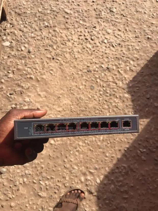 STRONGBYTE Vocovo POE Network Switch - 8 Port From U. K. · Photo 1