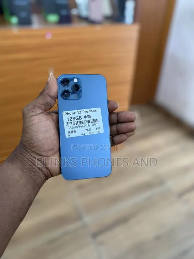Apple iPhone 12 Pro Max 128 GB Blue · Photo 1