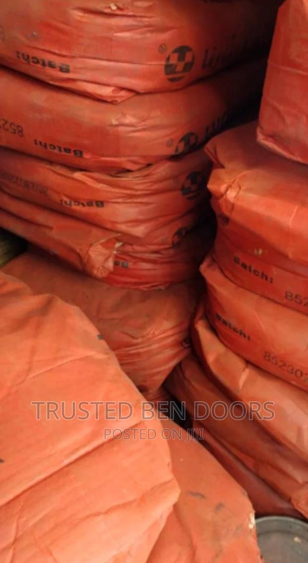 Authentic Red Iron Oxide Pigment at Wholesale Price · Photo 1