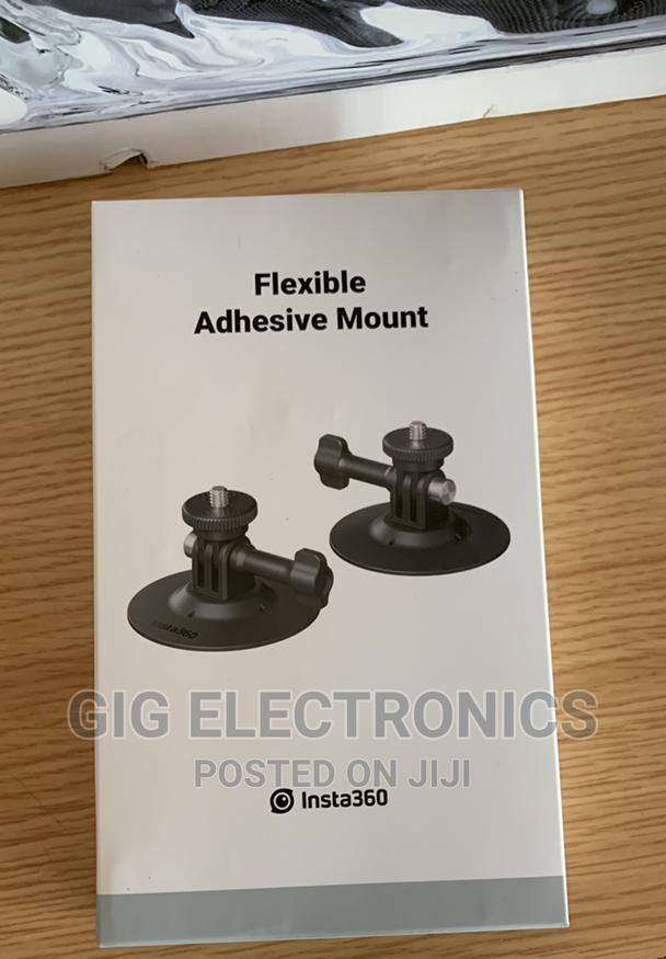 Insta360 Flexible Adhesive Mount · Photo 1