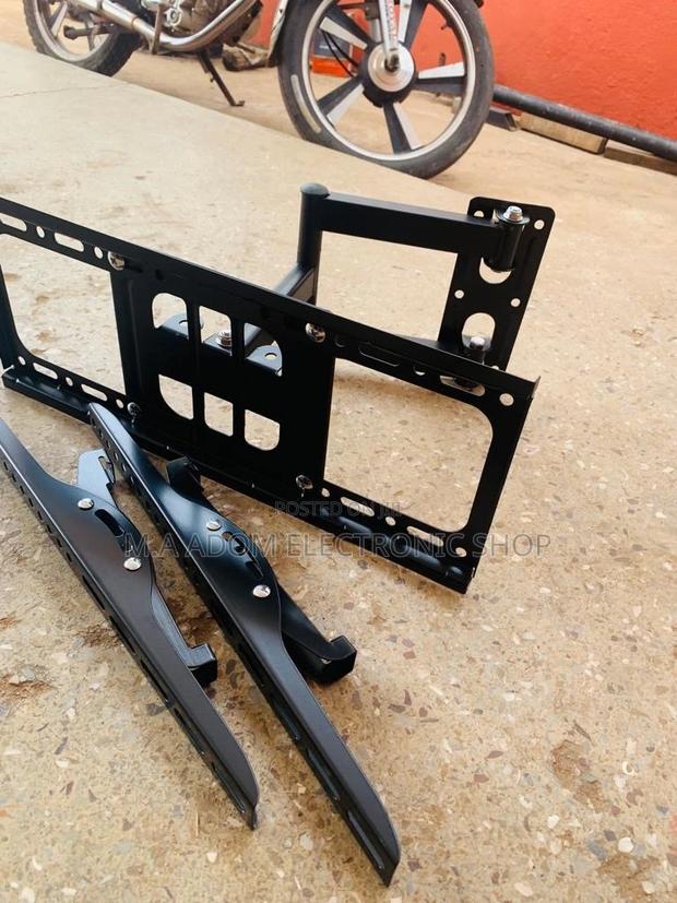 32-55” Adjustable Corner Wall Mount for Sale · Photo 1
