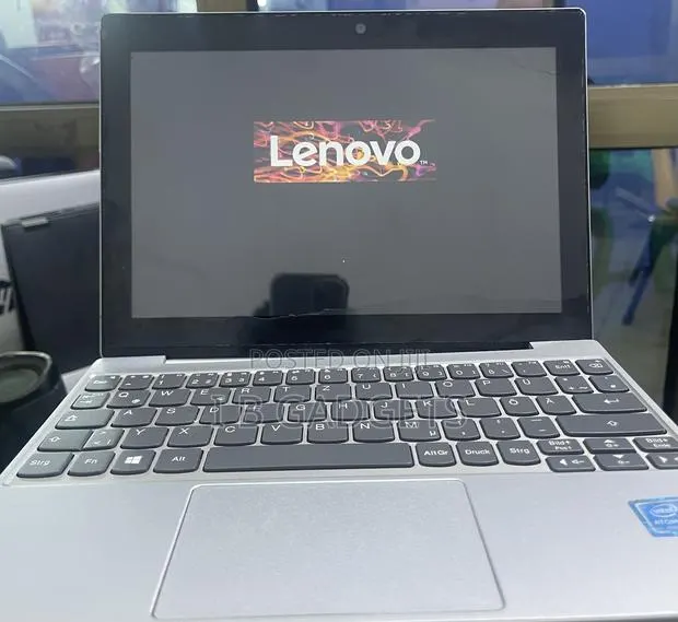Laptop Lenovo IdeaPad 310 2GB Intel Atom SSD 32GB · Photo 1