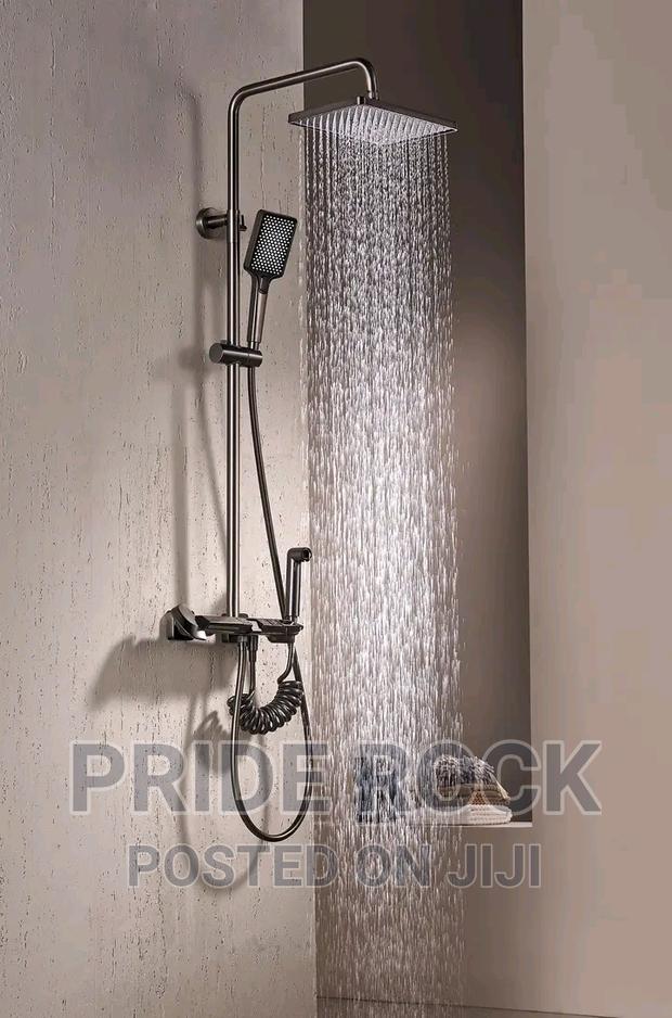 Rain Shower, Telephone Shower With Thermostat · Photo 2