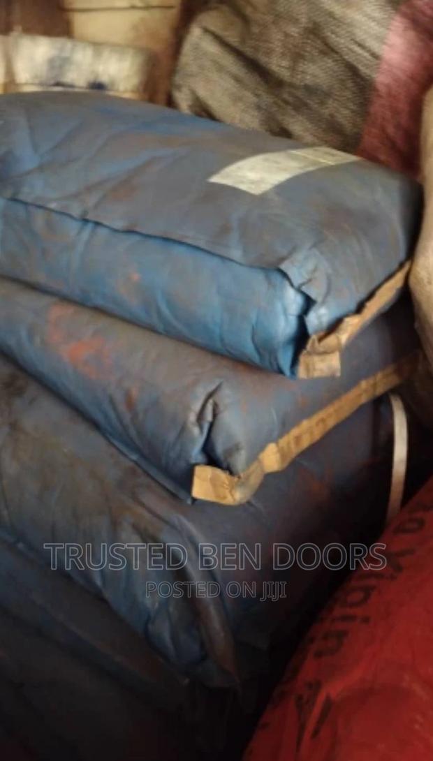 Blue Color Pigment Iron Oxide for Coloring · Photo 1