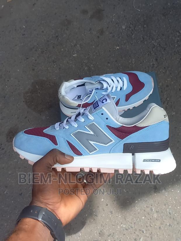 High Quality Sneakers Available in Stock · Photo 4