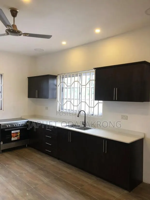 Kitchen Cabinet and Wardrobes · Photo 1