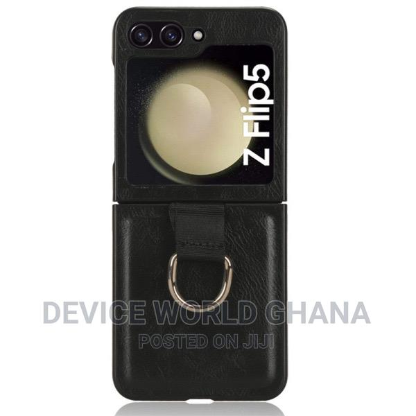 Cross Leather Case for Samsung Z Flip 5 · Photo 3