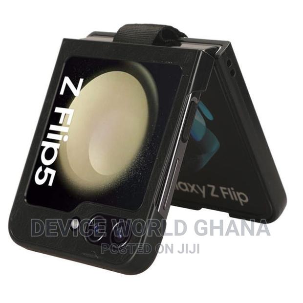 Cross Leather Case for Samsung Z Flip 5 · Photo 4