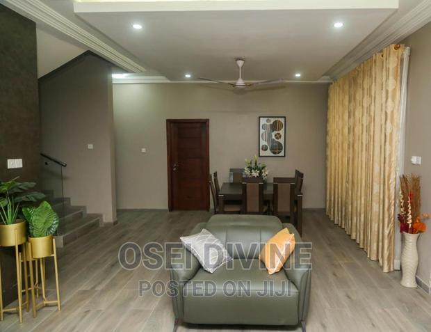 For Sale Luxurious 4-Bedrooms Furnished House · Photo 4