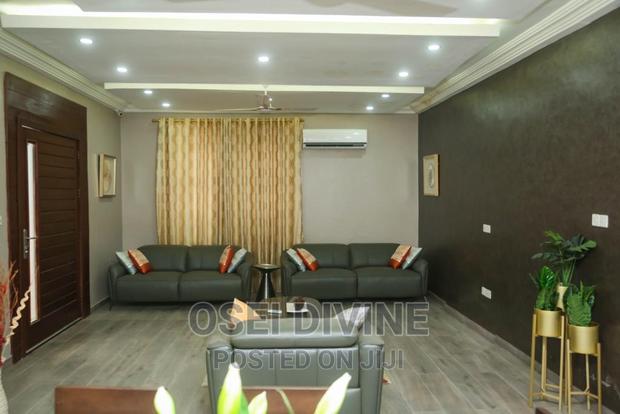 For Sale Luxurious 4-Bedrooms Furnished House · Photo 5