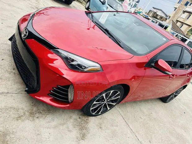 Toyota Corolla SE (1.8L 4cyl 2A) 2018 Red · Photo 1