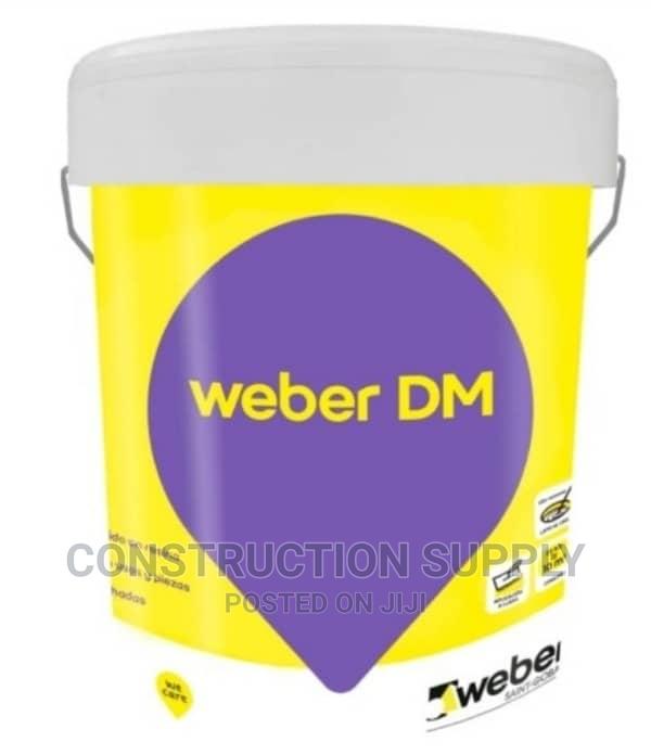 Stamped Concrete Release: Weber Dm 10kg · Photo 1