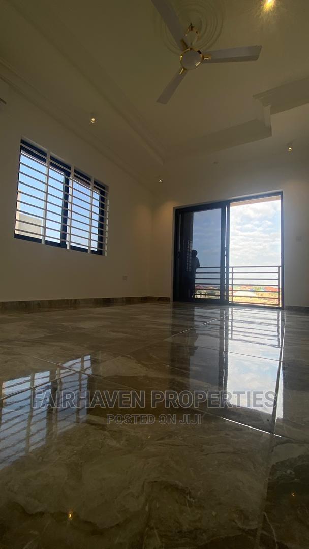 2bdrm Apartment in Atomic, Madina for rent · Photo 1