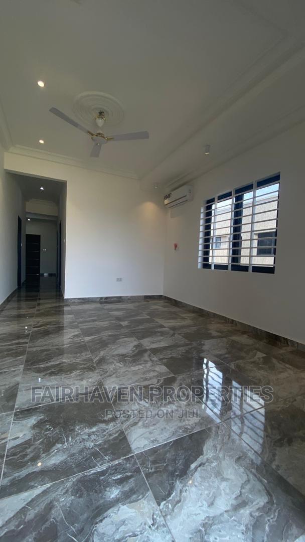 2bdrm Apartment in Atomic, Madina for rent · Photo 2