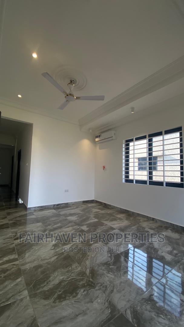 2bdrm Apartment in Atomic, Madina for rent · Photo 3