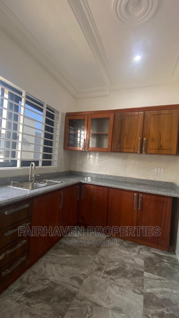 2bdrm Apartment in Atomic, Madina for rent · Photo 7