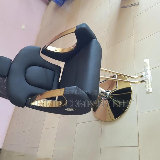 Classic Gold Arm Styling Chair · Photo 2
