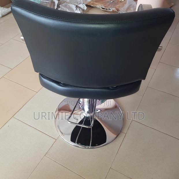 Stable Barbers Styling Chair · Photo 3