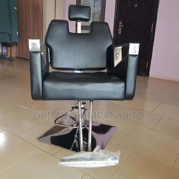 Quality Styling Chair for All Setups · Photo 3
