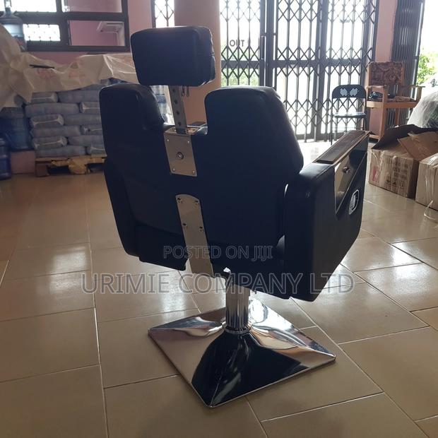 Quality Styling Chair for All Setups · Photo 4