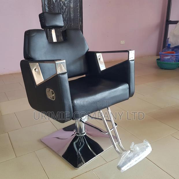 Quality Styling Chair for All Setups · Photo 1