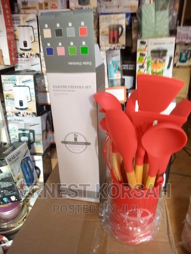 Silicone Utensils Set With Plastic Holders · Photo 1
