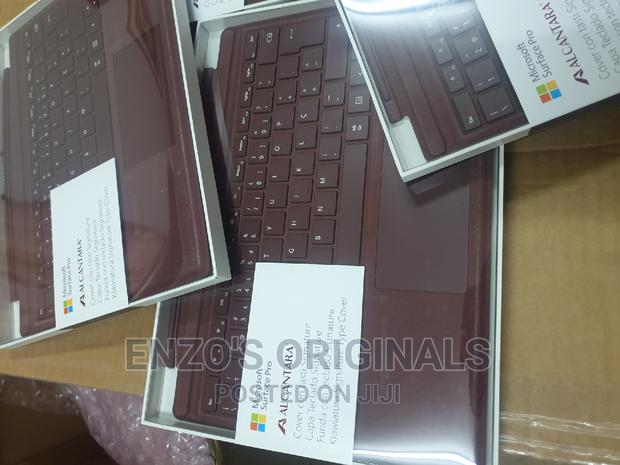 Surface Pro Signature Keyboard Pro 3 to 7 New Burgundy · Photo 4