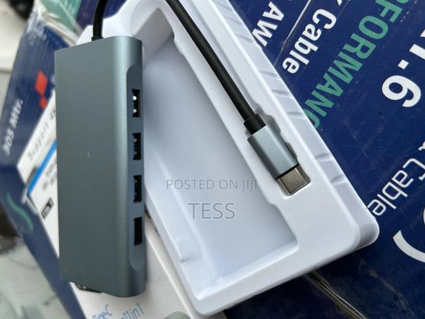 Type-C 11 in 1 Adapter · Photo 3