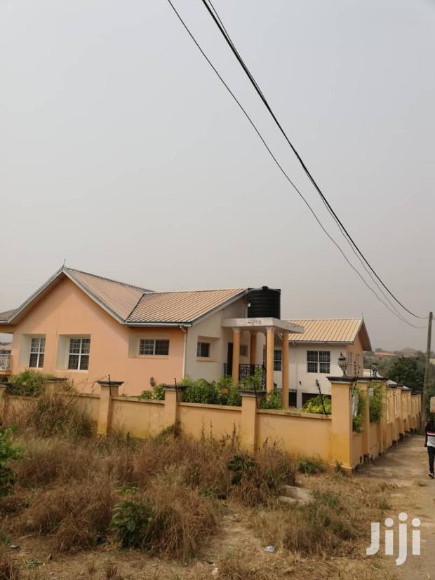 Five Bed Room House at Poku-Kurom for Sale · Photo 4