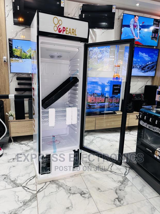 Pearl PVC 424 —Single Door Display Fridge · Photo 1