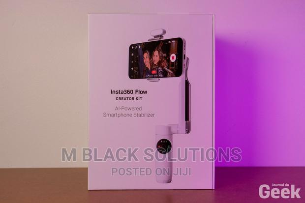 Insta360 Flow Smartphone Gyimbal Stabilizer Creator Kit · Photo 1