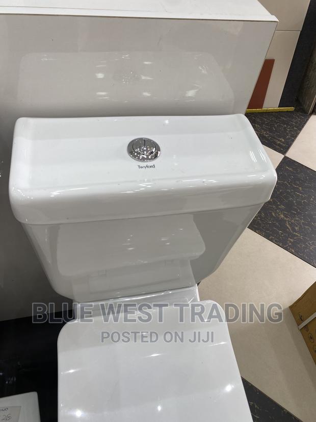 Water Closet - Square Shape Water Closet · Photo 5