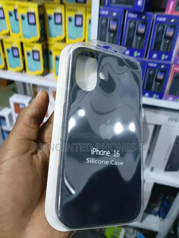 iPhone 16 Pouch · Photo 1