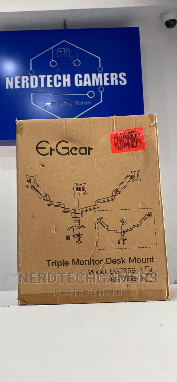 Tripe Monitor Desk Mount · Photo 1